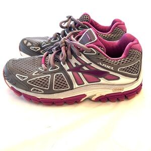 Brooks Ariel 14 Sneakers Running Shoes Pink Raspberry Gray SZ 7 Gently Worn
